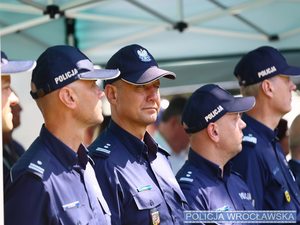 Komendant Wojewódzki Policji we Wrocławiu oraz Komendanci Miejscy policji we Wrocławiu podczas uroczystości