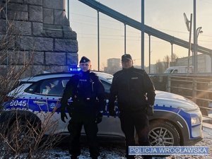 Wrocławscy policjanci ze Śródmieścia uratowali nastolatka, który chciał odebrać sobie życie