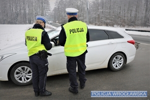 Policjanci z Wrocławia zadbają o bezpieczeństwo dzieci oraz młodzieży podczas zimowego wypoczynku