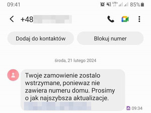 Zrzut ekranu z wiadomością SMS zawierająca prośbę o uzupełnienie brakującego nr domu na przesyłce z linkiem