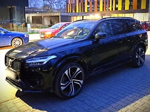 Luksusowe pojazdy za ponad milion złotych odzyskane przez wrocławskich policjantów