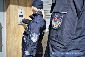 Działania wrocławskich policjantów w stanie zagrożenia epidemicznego