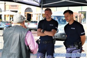 Mundurowi na inauguracji wrocławskich Dni Seniora 2021. Przypominali, jak ważne jest bezpieczeństwo, bez względu na wiek!