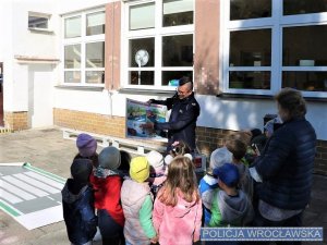 Spotkanie policjantów z przedszkolakami
