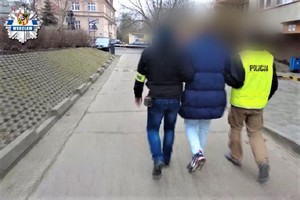 Oszust wysyłający fałszywe linki zatrzymany przez wrocławskich policjantów. Straty sięgnęły kwoty 51 tysięcy złotych