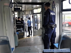 Policjanci w tramwaju