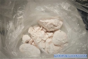 Ponad 250 porcji handlowych amfetaminy miał przy sobie mężczyzna zatrzymany przez wrocławskich policjantów w środku nocy