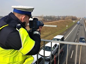 Działania „Dystans”. Wrocławska drogówka kolejny raz mierzyła odstępy między pojazdami na autostradzie A4 [FOTO]