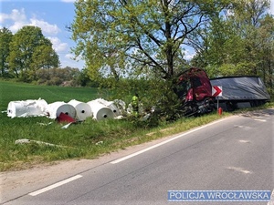 Pojazd ciężarowy po zdarzeniu drogowym