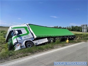 Pojazd ciężarowy po zdarzeniu drogowym