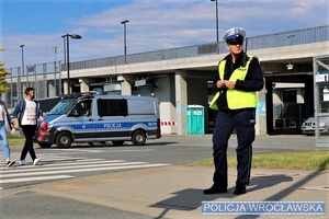 Policjantka z drogówki przy Stadionie Miejskim