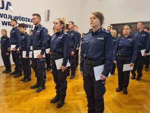 Dolnośląscy policyjni sportowcy zostali wyróżnieni otrzymując z rąk Komendanta Wojewódzkiego Policji we Wrocławiu promesy