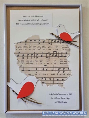 Uroczysty apel z okazji 104. rocznicy Odzyskania Niepodległości przez Polskę w Szkole Podstawowej nr 113 we Wrocławiu