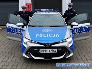 Policjantki z wrocławskiej drogówki pomogły mamie i jej nastoletniej córce szybko dostać się do szpitala