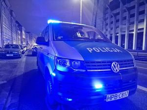 Kolejne działania dolnośląskich policjantów weryfikujące legalność przewoźników świadczących usługi transportu osób