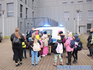 Dzieci z wizytą w Komisariacie Policji Wrocław-Krzyki