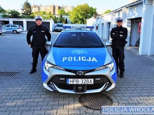 Policjanci pilotowali samochód z kobietą, która wymagała pilnej pomocy medycznej