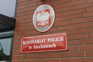 Policjanci z komisariatu w Siechnicach poszukują świadków znieważenia na tle narodowościowym