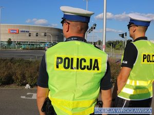 umundurowani policjanci drogówki