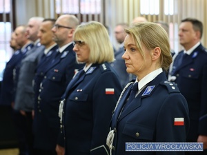 Policjanci podczas uroczystej zbiórki