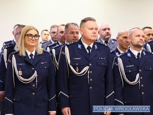 Policjanci podczas uroczystej zbiórki