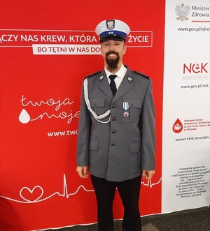 Wdzięczność dla funkcjonariusza za ponad 20 litrów dobra, które płynie w żyłach innych