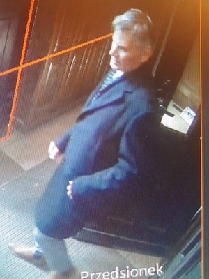 Wrocławscy policjanci poszukują osób, które mogą posiadać informacje w sprawie uszkodzenia mienia