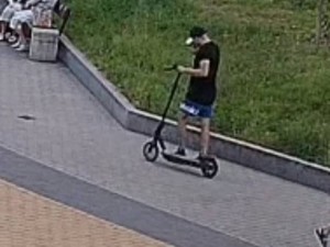 Wrocławscy policjanci poszukują mężczyzny, który może mieć związek z przestępstwem