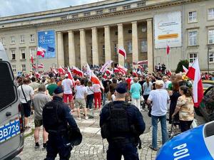 Bezpiecznie podczas sobotnich zgromadzań na Dolnym Śląsku