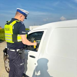 Skontrolowano ponad 15 tysięcy kierujących. Rekordzistka miała blisko 4 promile alkoholu…