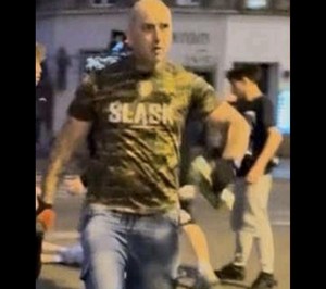 Wrocławscy policjanci poszukują osób, które mogą posiadać informacje w sprawie uszkodzenia ciała