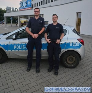 Policjanci z Grabiszynka pomogli 93-latkowi, który oddalił się ze szpitala i nie wiedział gdzie się znajduje
