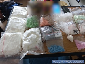 Ponad 6 kg narkotyków zabezpieczonych przez wrocławskich policjantów ze Śródmieścia