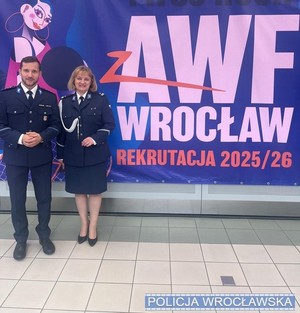 XVIII Dolnośląskie Forum Uniwersytetów Trzeciego Wieku pn. "Wymiary bezpieczeństwa seniora" z udziałem wrocławskich policjantów