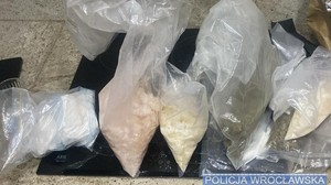 Policjantki z komisariatu na wrocławskich Krzykach ujawniły prawie 6 kg narkotyków