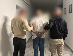 Podpalił paliwo na stacji paliw - 49-latek zatrzymany przez wrocławskich policjantów [FILM]