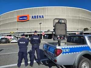 Policjanci czuwali nad bezpieczeństwem podczas wczorajszego meczu. Ponad 14 tysięcy kibiców na Tarczyński Arena