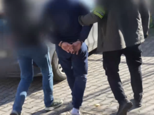 Policjanci zatrzymali mężczyznę, który bezprawnie przetrzymywał i wykorzystywał kobietę