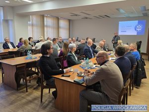 Wzmocnienie współpracy prokuratury i Policji – spotkanie w siedzibie Komendy Miejskiej Policji we Wrocławiu