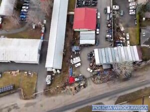 Zlikwidowana „dziupla samochodowa” – zabezpieczono części pojazdów o wartości co najmniej 65 tysięcy złotych