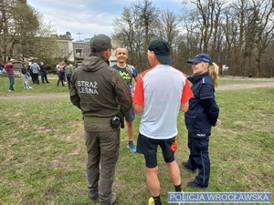Kolejne działania Policji i Straży Leśnej w Ślężańskim Parku Krajobrazowym