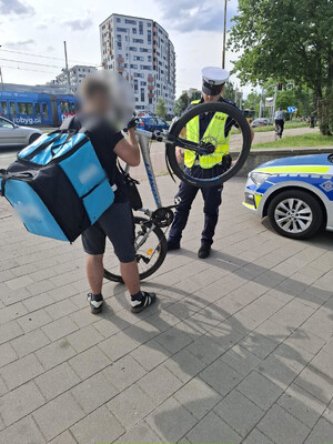 kontrole rowerów przez policjantów