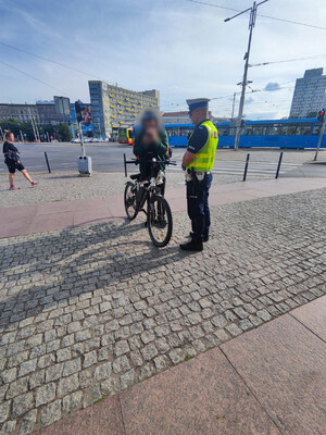 kontrole rowerów przez policjantów