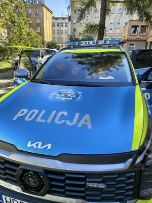 spotkanie policjanta w szkole z dziećmi