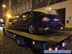 Jedna kontrola drogowa - dwóch zatrzymanych przez wrocławskich policjantów
