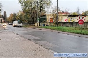 Nie zastosował się do znaku STOP. Trafił na najbliższy komisariat policji