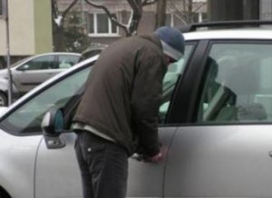 Jak uchronić samochód przed kradzieżą i włamaniem