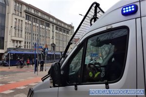 Działania wrocławskich policjantów w związku z protestem młodych aktywistów