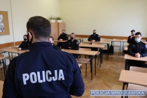 Wrocławscy policjanci ponownie spotkali się z uczniami klas mundurowych. Tym razem rozmawiali o przyszłości