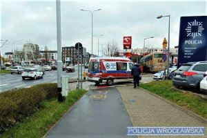 Miał zatrzymane prawo jazdy, a jednak potrącił na jednej z wrocławskich ulic rowerzystę